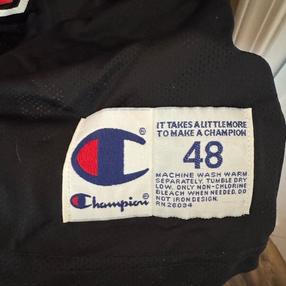 Vintage 90s Champion Bulls Black and Red Jersey Luc Longley - Picture 4 of 4